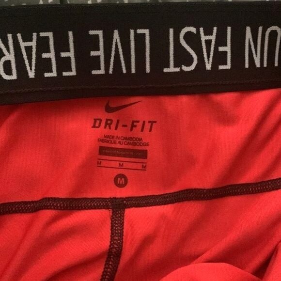 Nike Womens Dri-Fit Red & Black Polka Dot Compression Leggings Size M - Picture 2 of 9